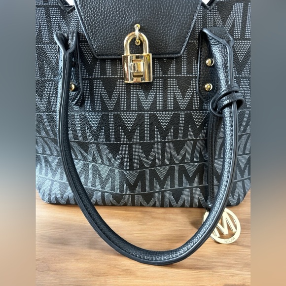 Stylish Black and Gray Tote Bag - Picture 5 of 8